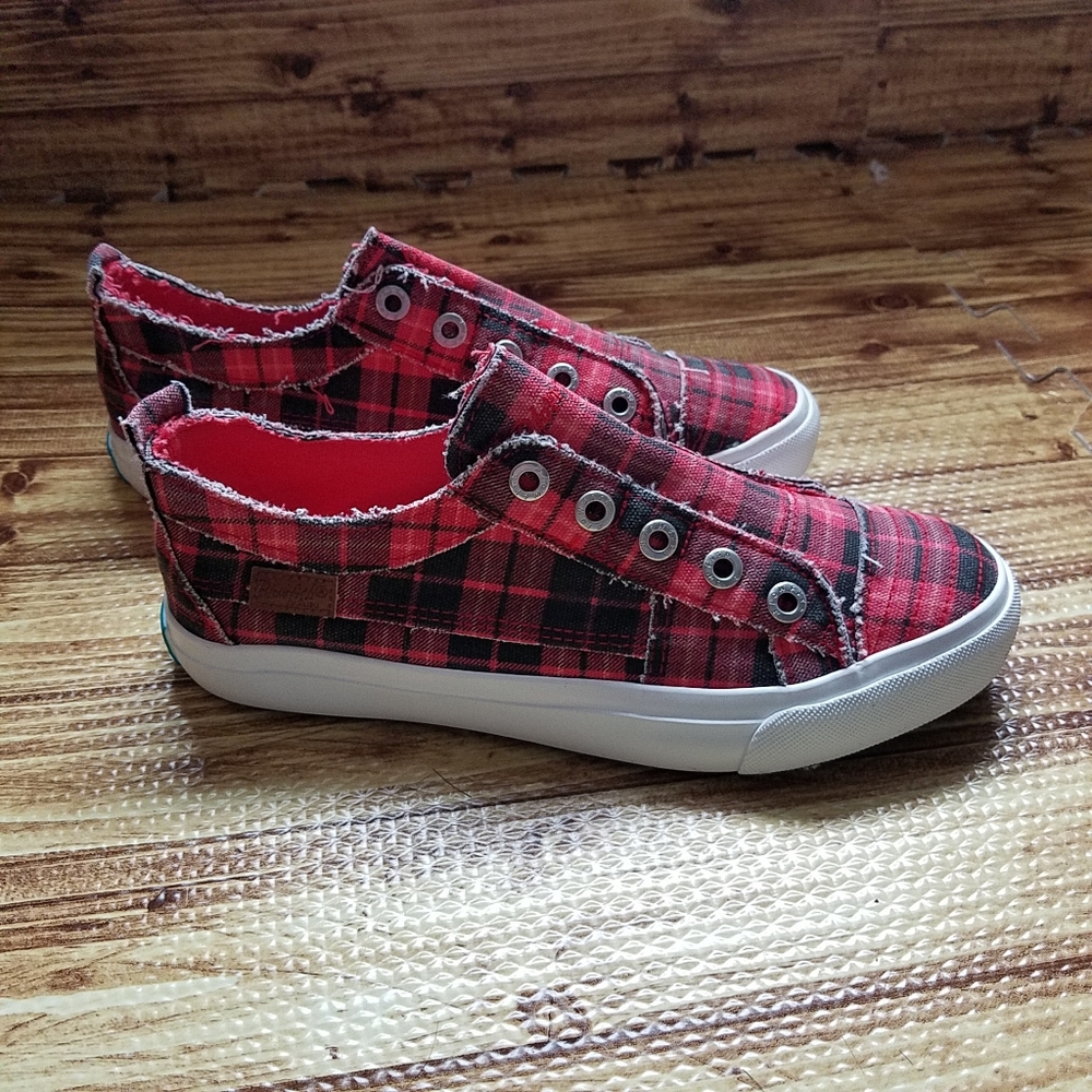 Blowfish Malibu Play Red Plaid Slip On Sneakers NWT Size 9 Christmas - Picture 14 of 16